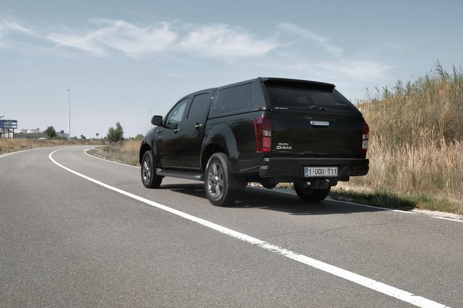  Isuzu D-Max LXS Life Double Cab 2017 года  (EU) (фото 18 из 20)